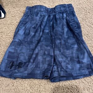 Under Armour boys  blue grey Patterned Athletic Shorts heat gear size XS